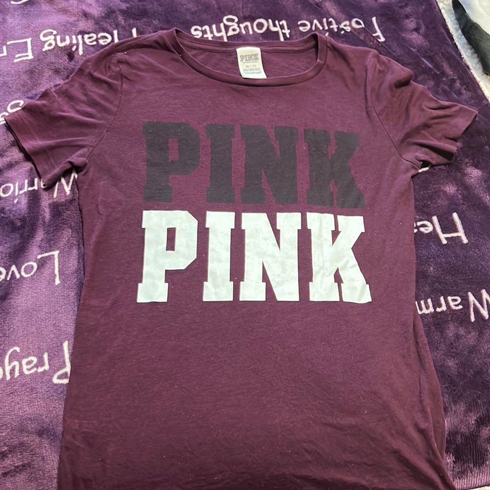 Small pink branded t shirt